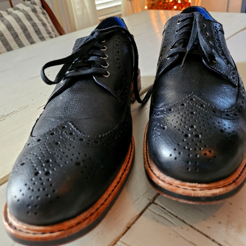 COLE HAAN BLACK WING TIP SHOES